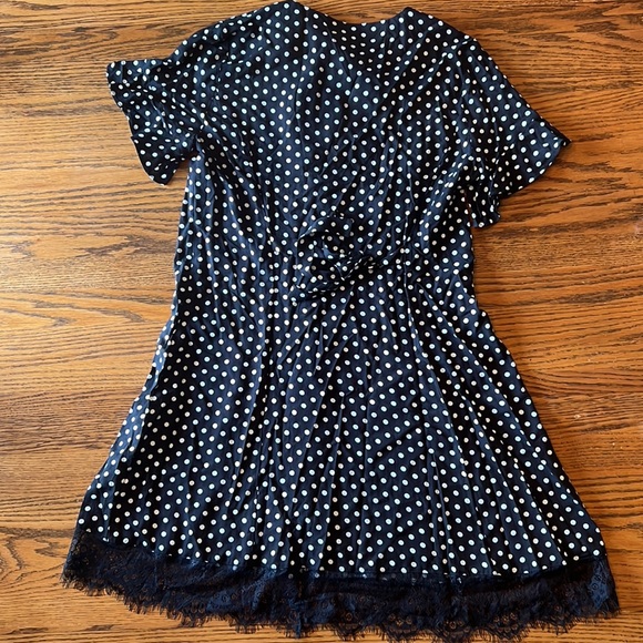 ROZ & ALI BLACK/WHITE POLKA DOTTED DRESS - Picture 2 of 7